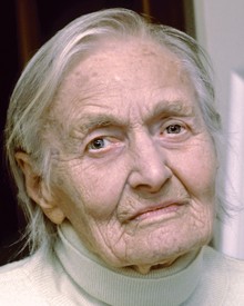 http://www.stiftung-kunst-und-berge.de/uploads/images/img220/irmgard_uhlig_portrait.jpg